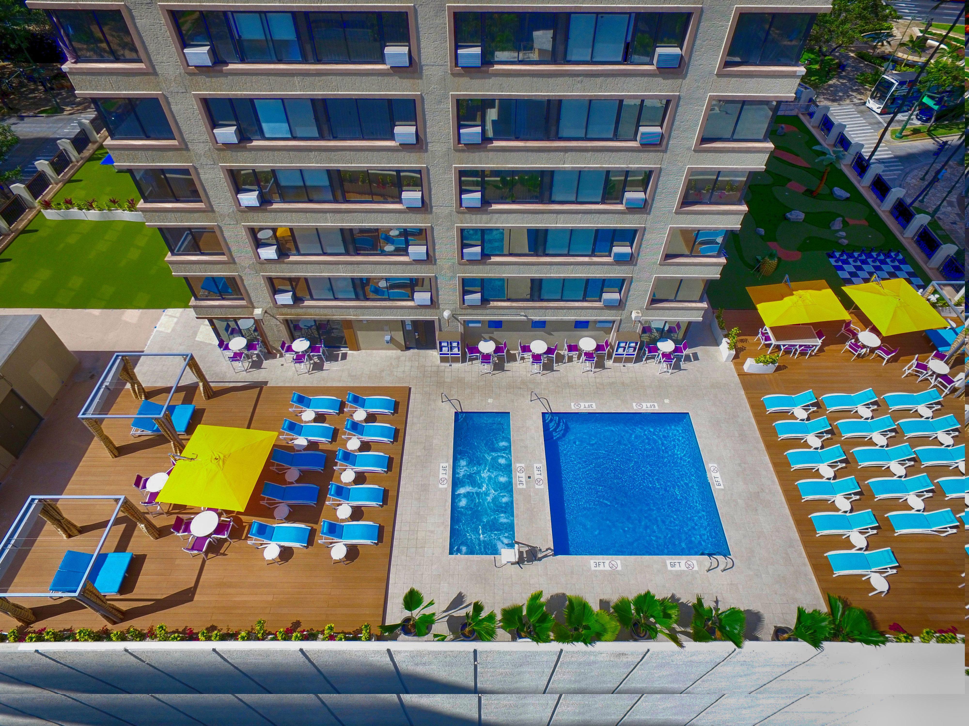 Holiday Inn Express Waikiki By Ihg Honolulu Exterior photo