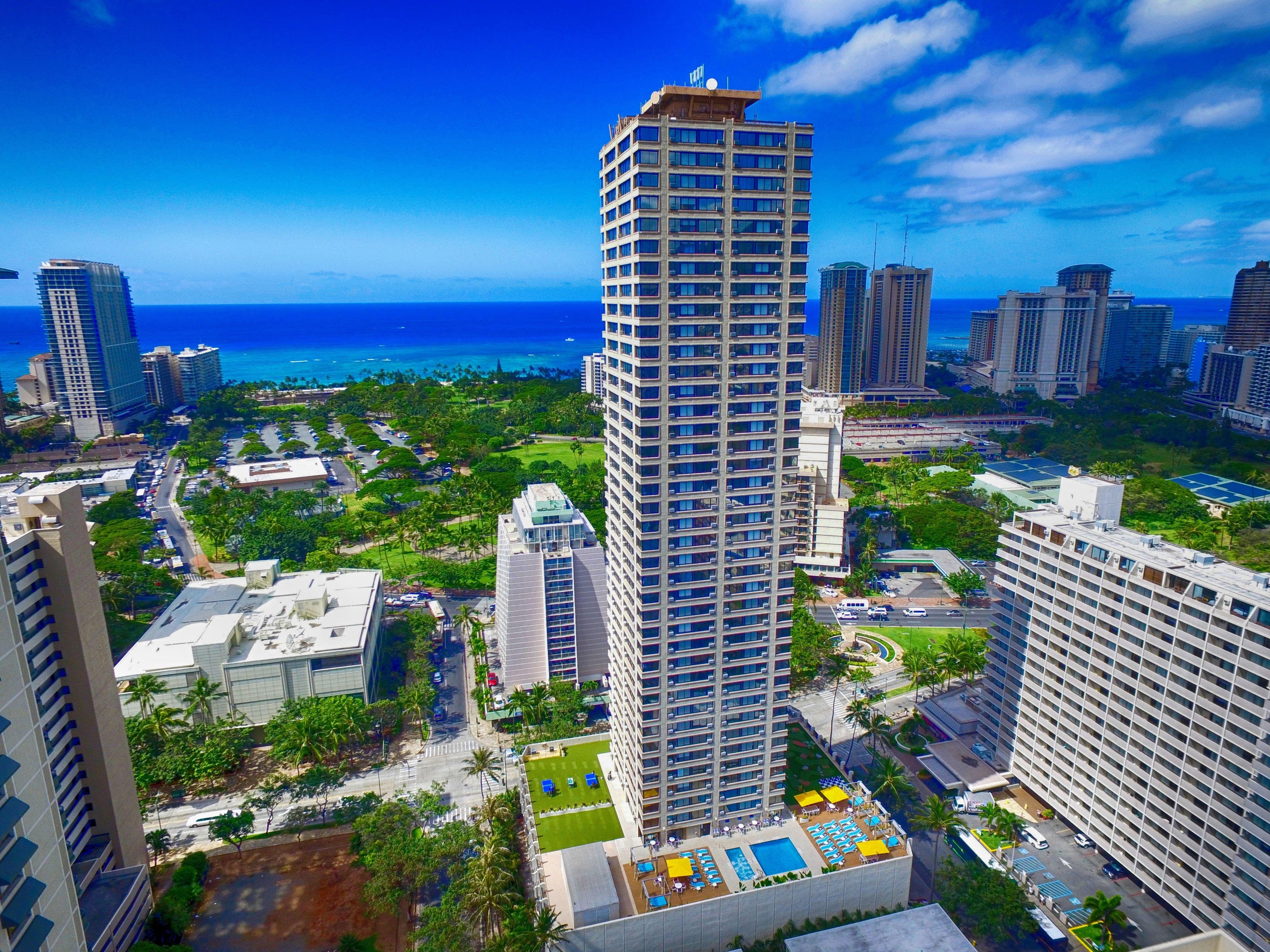 Holiday Inn Express Waikiki By Ihg Honolulu Exterior photo