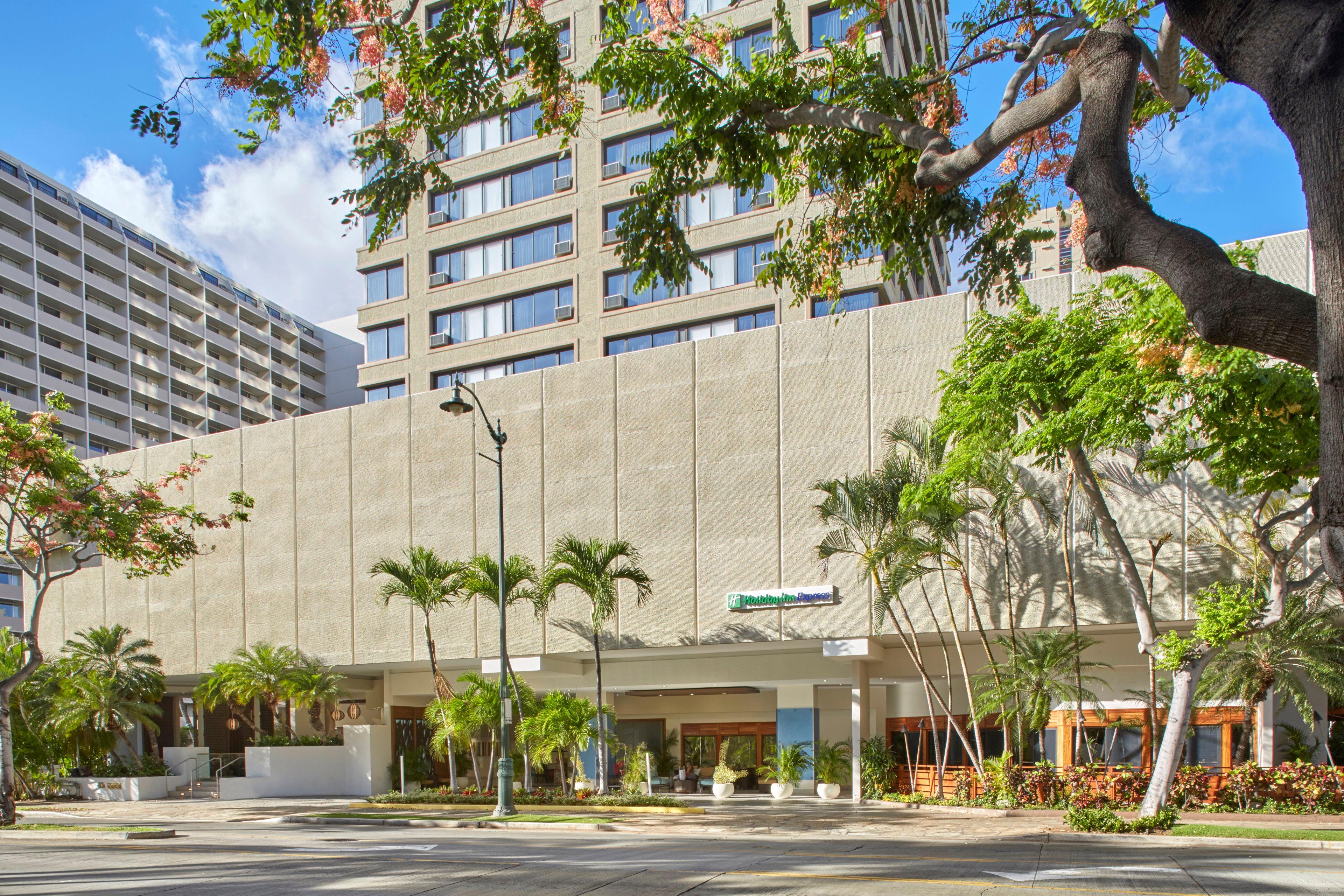 Holiday Inn Express Waikiki By Ihg Honolulu Exterior photo