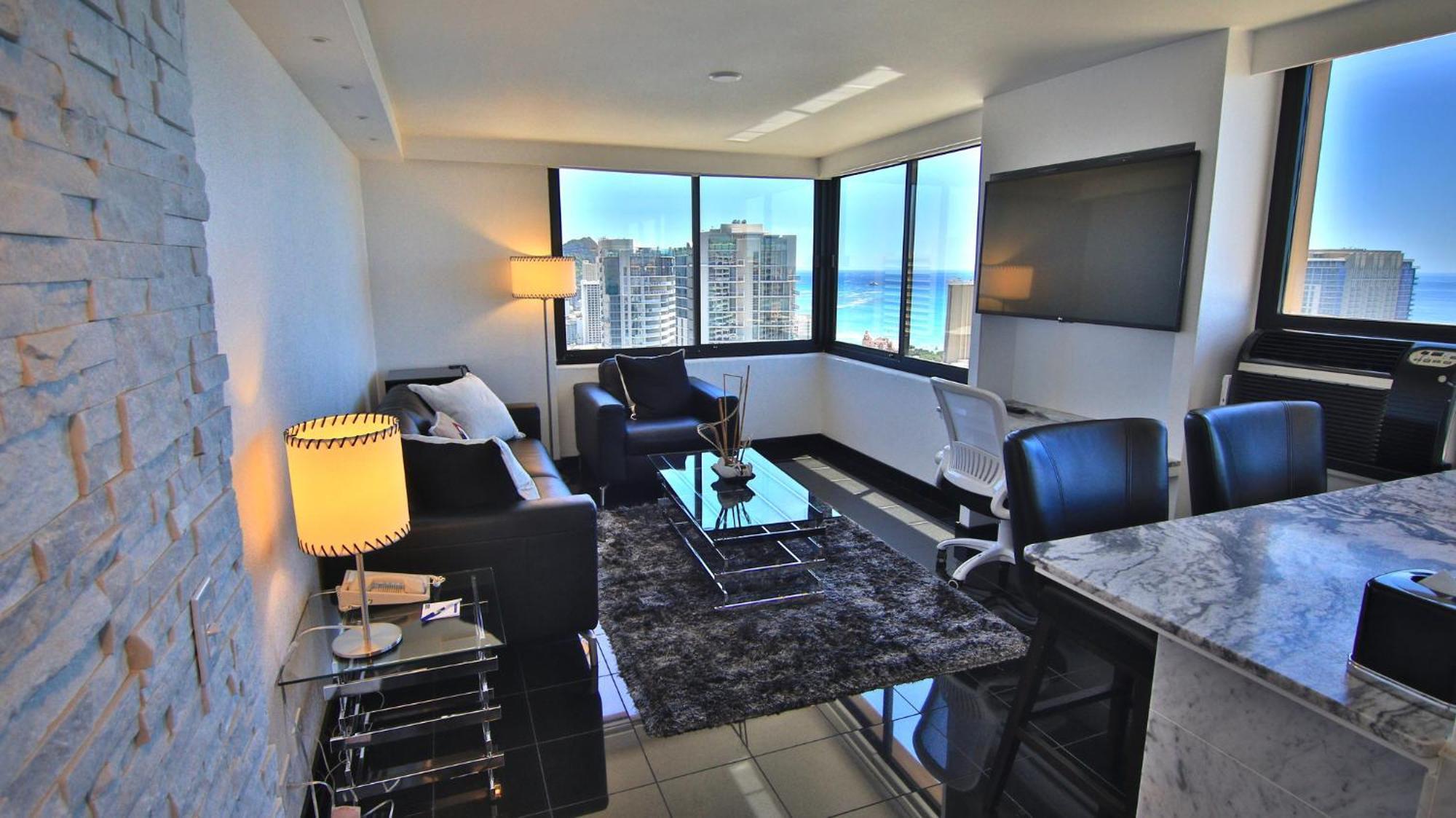 Holiday Inn Express Waikiki By Ihg Honolulu Exterior photo
