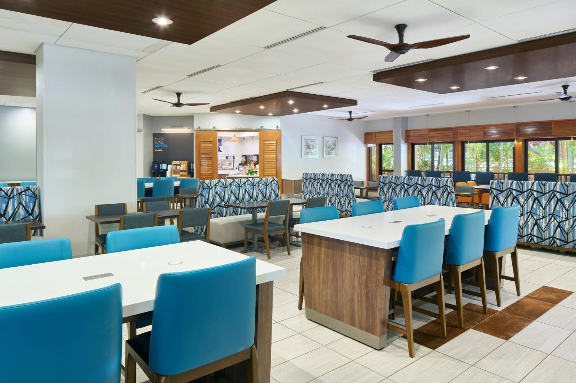 Holiday Inn Express Waikiki By Ihg Honolulu Exterior photo
