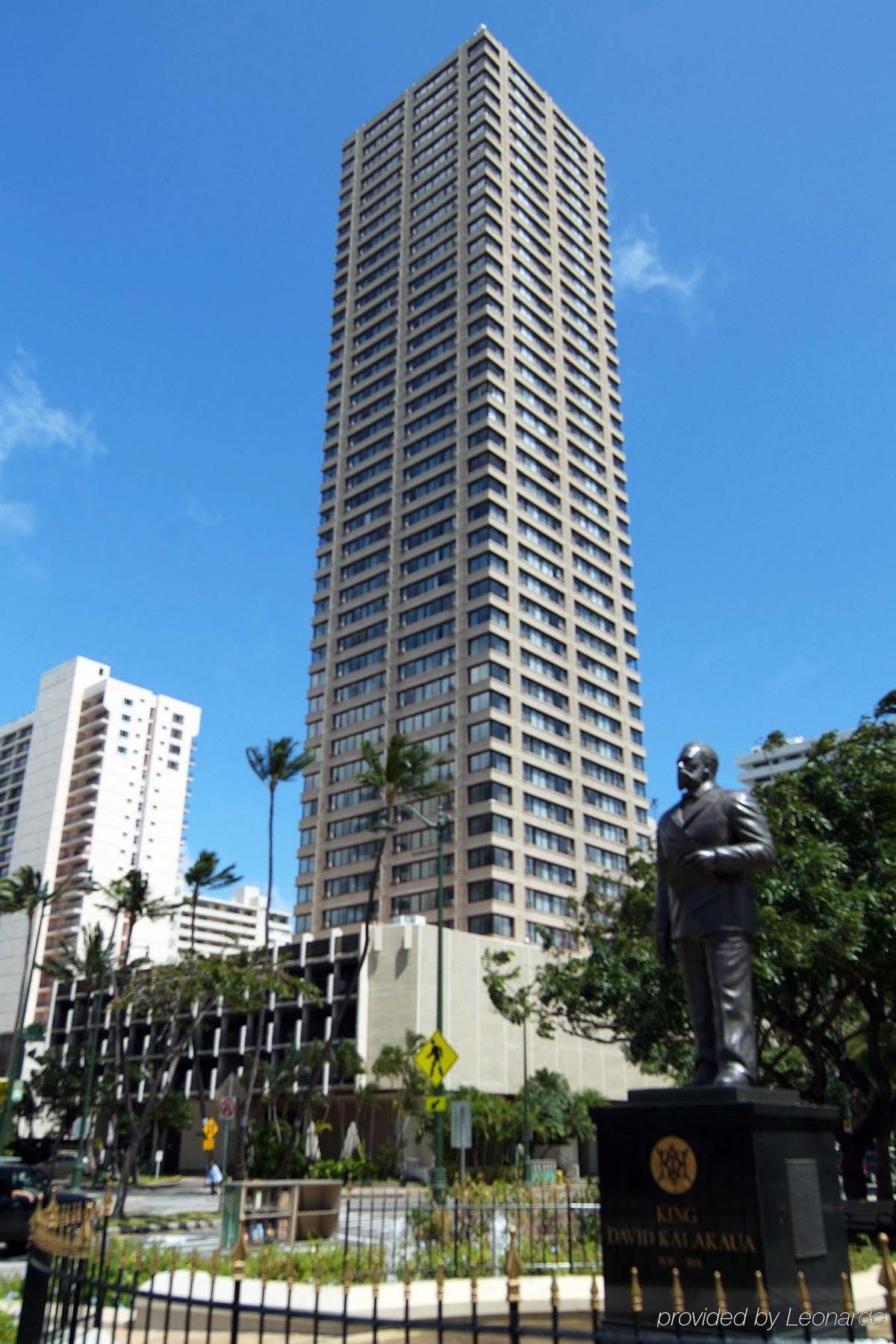 Holiday Inn Express Waikiki By Ihg Honolulu Exterior photo